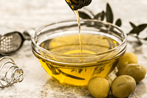A Guide to Choosing the Healthiest Cooking Oils for Your Kitchen